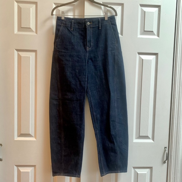 Old Navy High Waisted Barrel Jean in Dark Rinse - Size 4 Tall - Picture 3 of 6